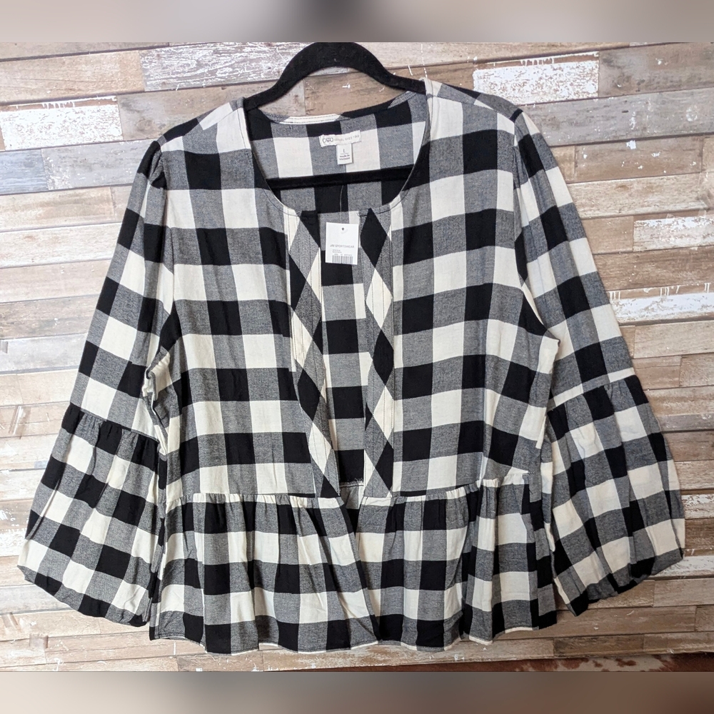 Nwt  Cato Black/White Buffalo Print Flannel Short Cardigan